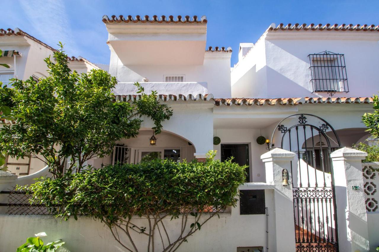 A Cozy And Elegant Townhouse Across The Beach Torre de Benagalbon Buitenkant foto