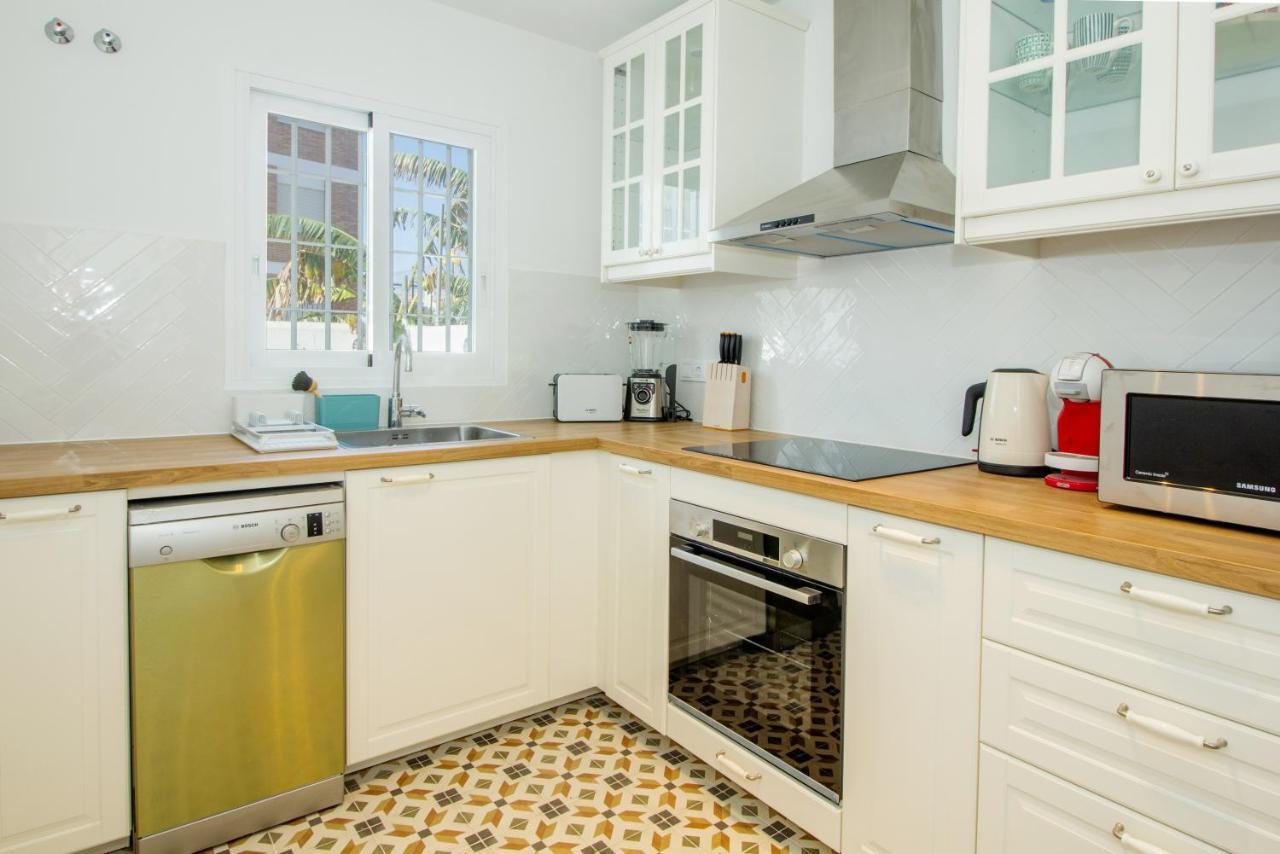 A Cozy And Elegant Townhouse Across The Beach Torre de Benagalbon Buitenkant foto