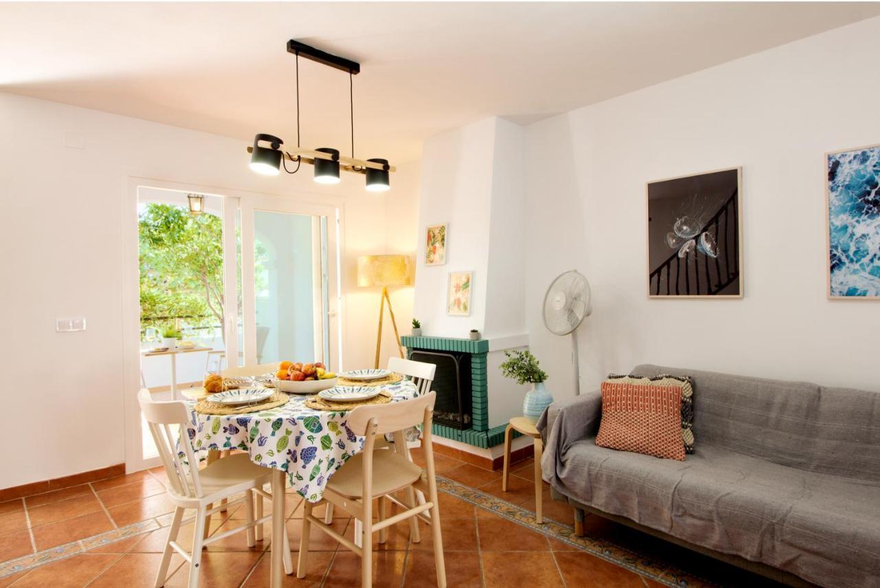 A Cozy And Elegant Townhouse Across The Beach Torre de Benagalbon Buitenkant foto