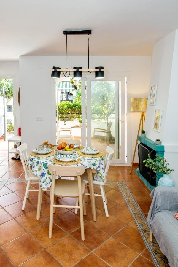 A Cozy And Elegant Townhouse Across The Beach Torre de Benagalbon Buitenkant foto